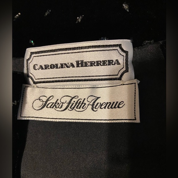 Vintage Carolina Herrera velvet special event jacket with glitter detail. - Picture 2 of 10